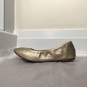 Amazon Essentials Gold Ballet Flats Size Women 7 Wide (EUC)